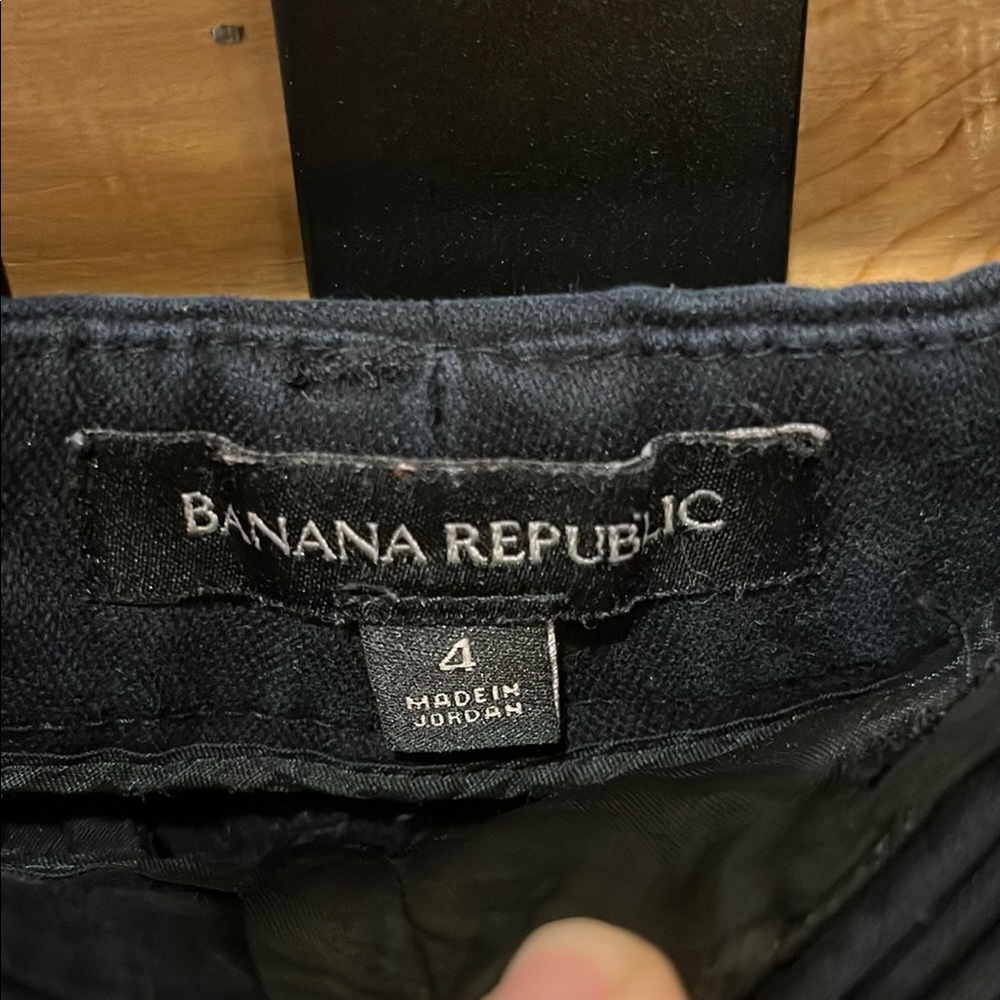 Banana Republic Women's Black Shorts - see description - Picture 2 of 8